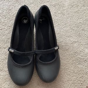 *FINAL CHANCE* Croc black shoes size 8